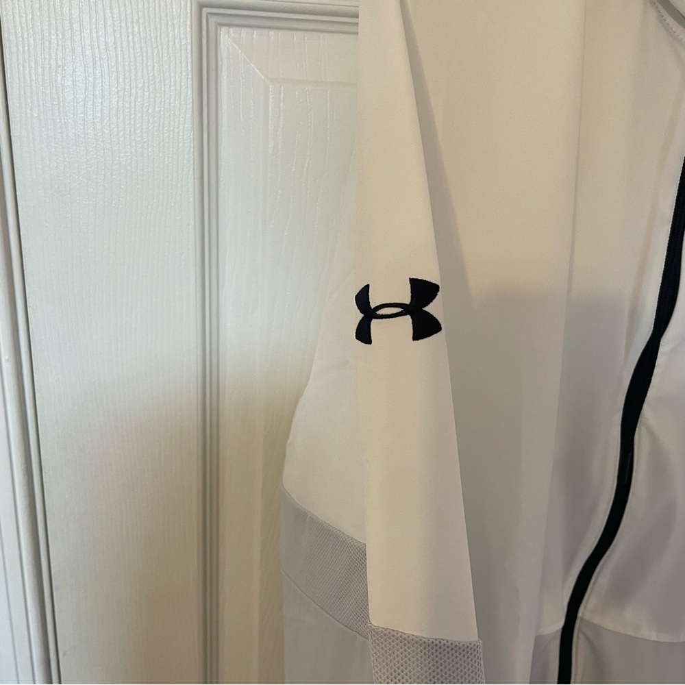 Under Armour White and Gray Warm Up Jacket with Lion Logo - Picture 6 of 7